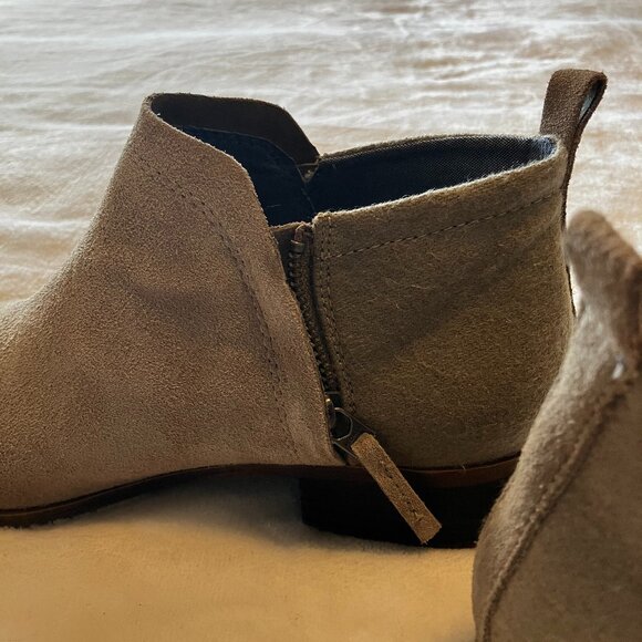 TOMS Taupe Suede Ankle Boots – Size 9M (Women) - Picture 5 of 6